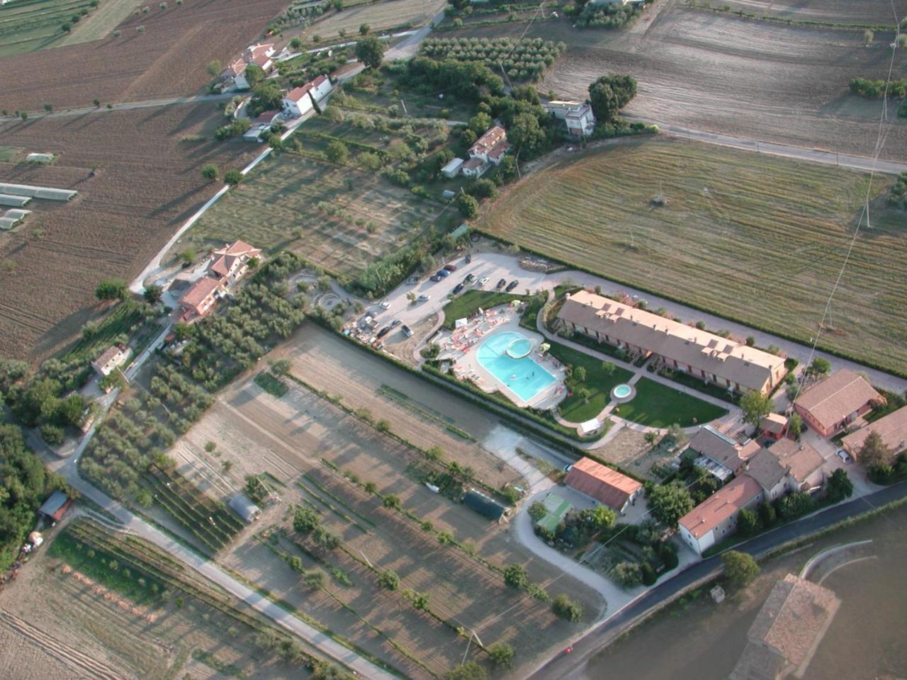 Valle Del Metauro Country House 蒙特玛佐里奥梅特 外观 照片